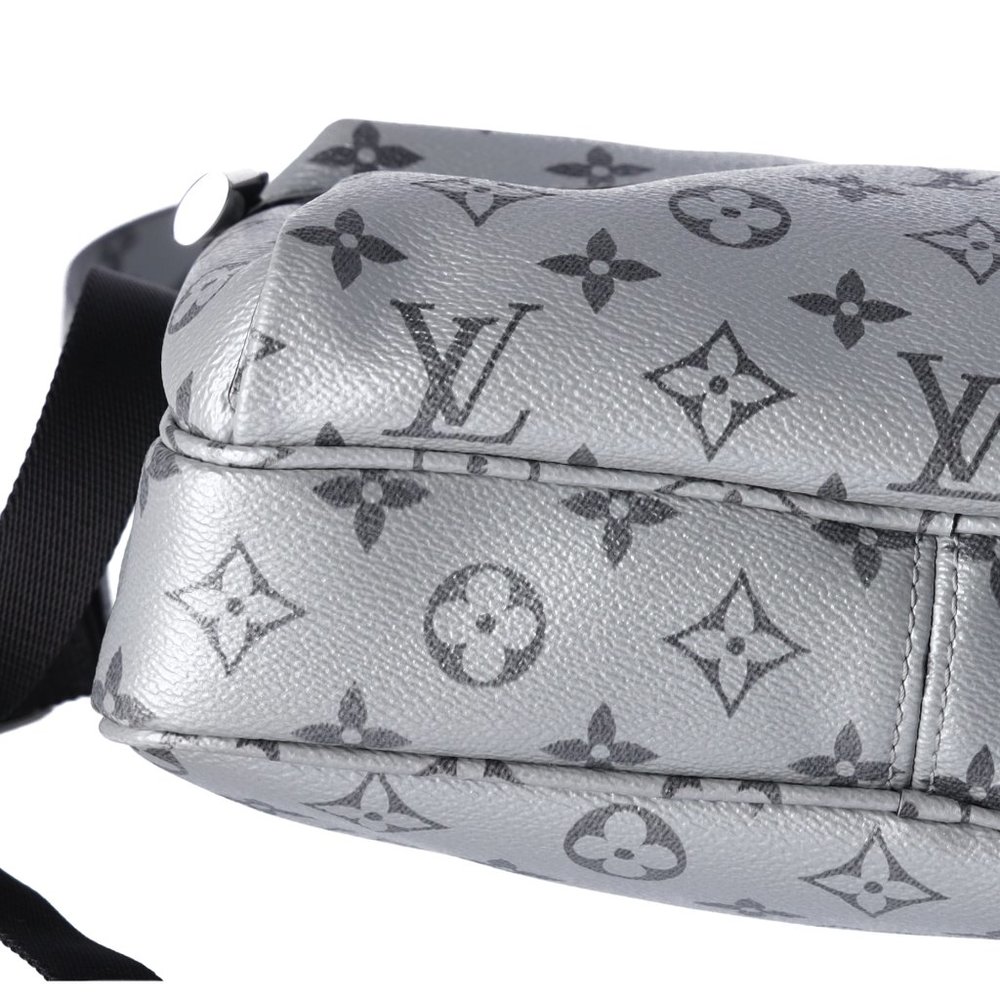 Louis Vuitton Messenger PM Reflect Shoulder Bag Crossbody Monogram Silver M43859 - Picture 14 of 17